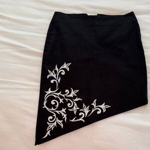 Cache Black Asymmetrical Skirt with White Embroidery